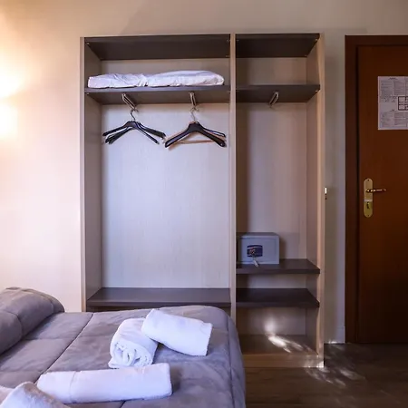 Sara Hotel 3*